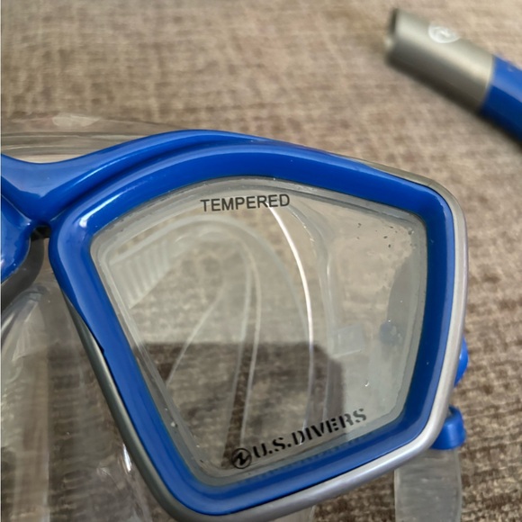 U.S. Divers diving mask and snorkel. Blue in color. - Picture 3 of 5